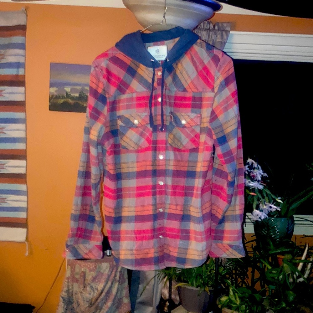 Legendary whitetails. Medium. Long sleeve flannel button up
